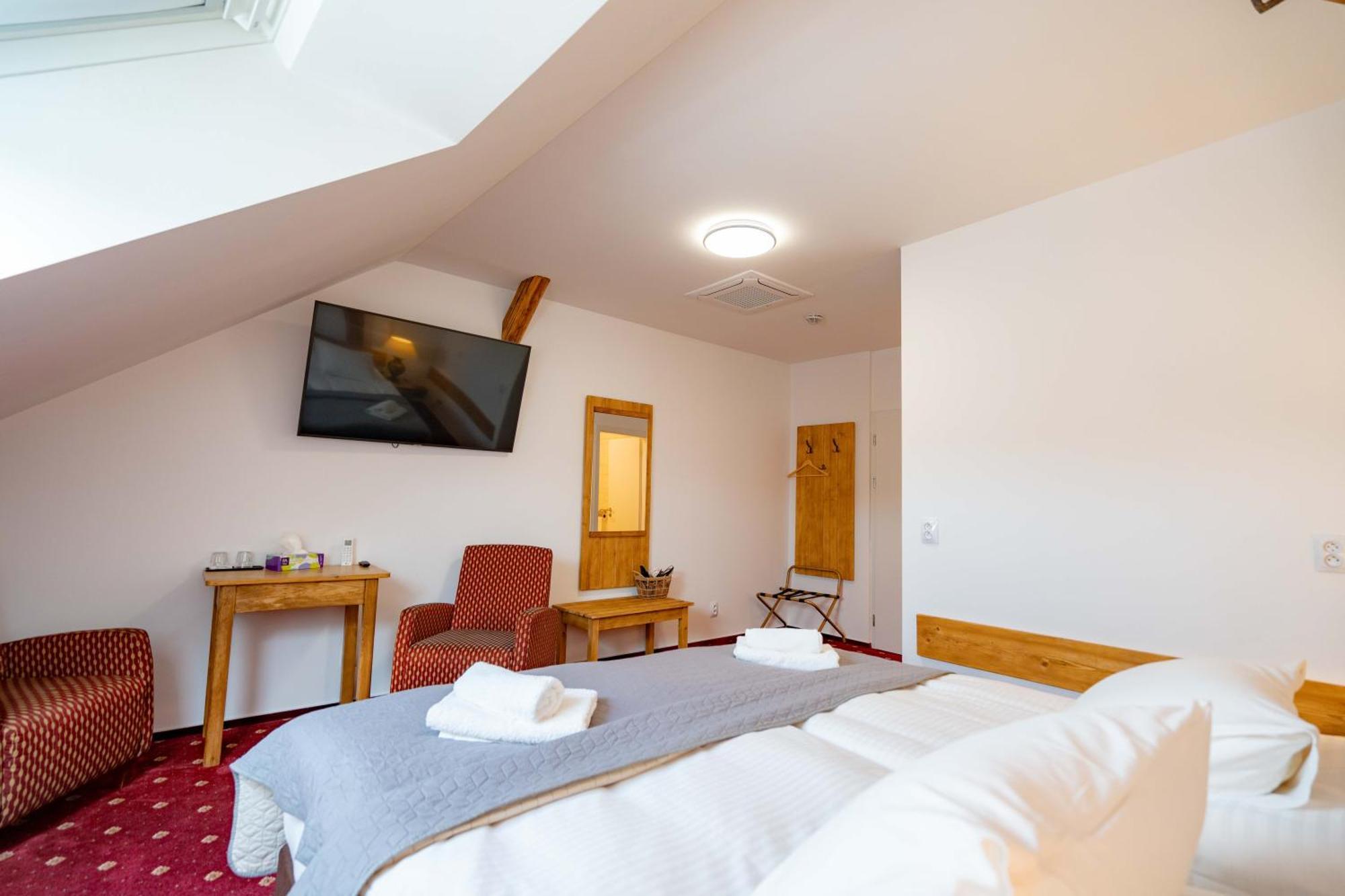 Hotel Volf Přeštice Extérieur photo