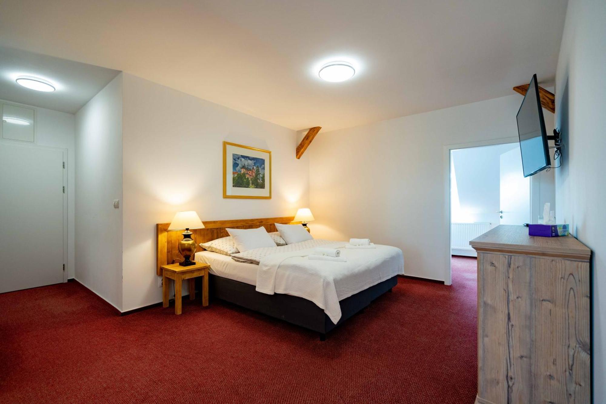 Hotel Volf Přeštice Extérieur photo