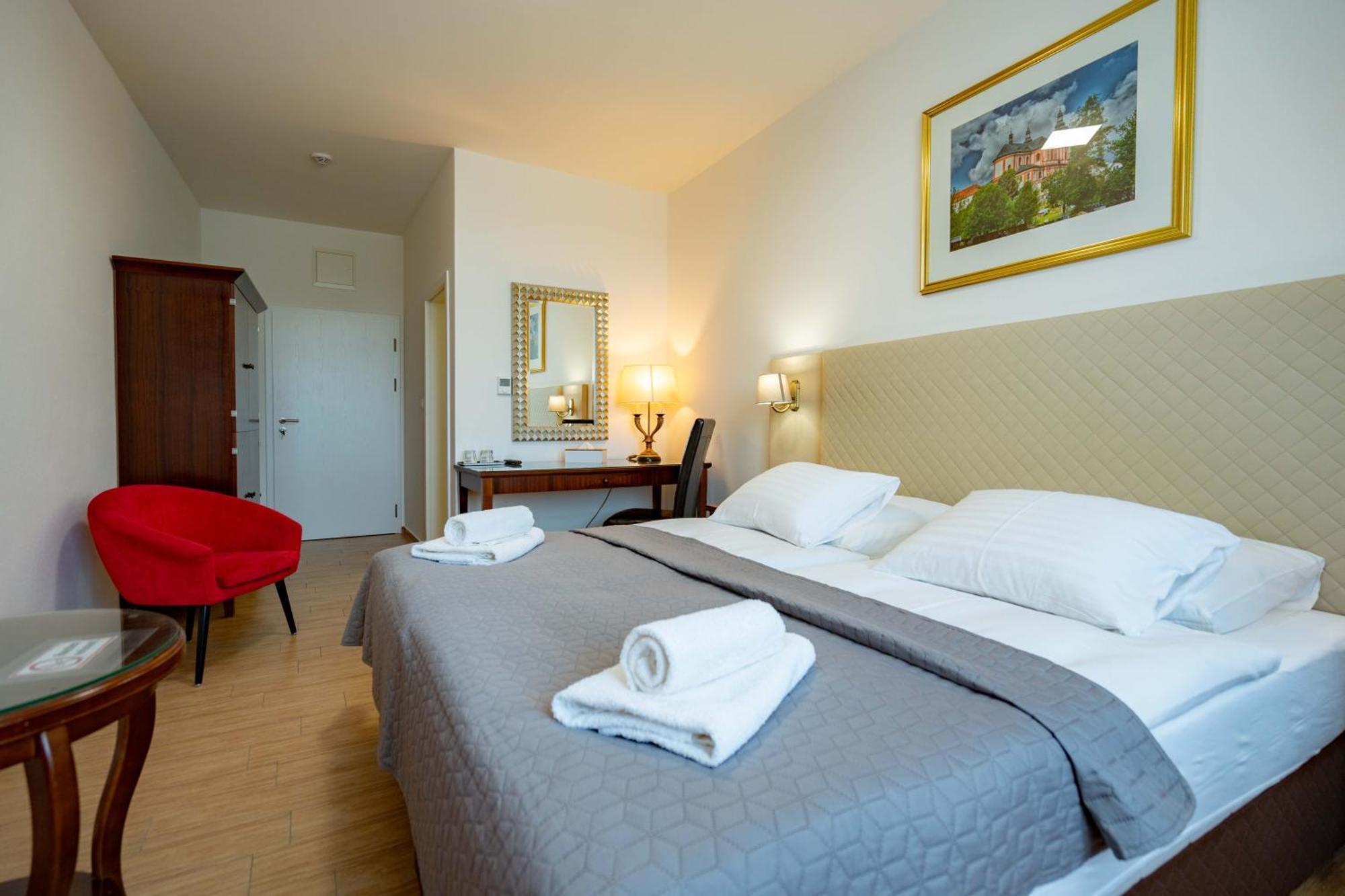 Hotel Volf Přeštice Extérieur photo