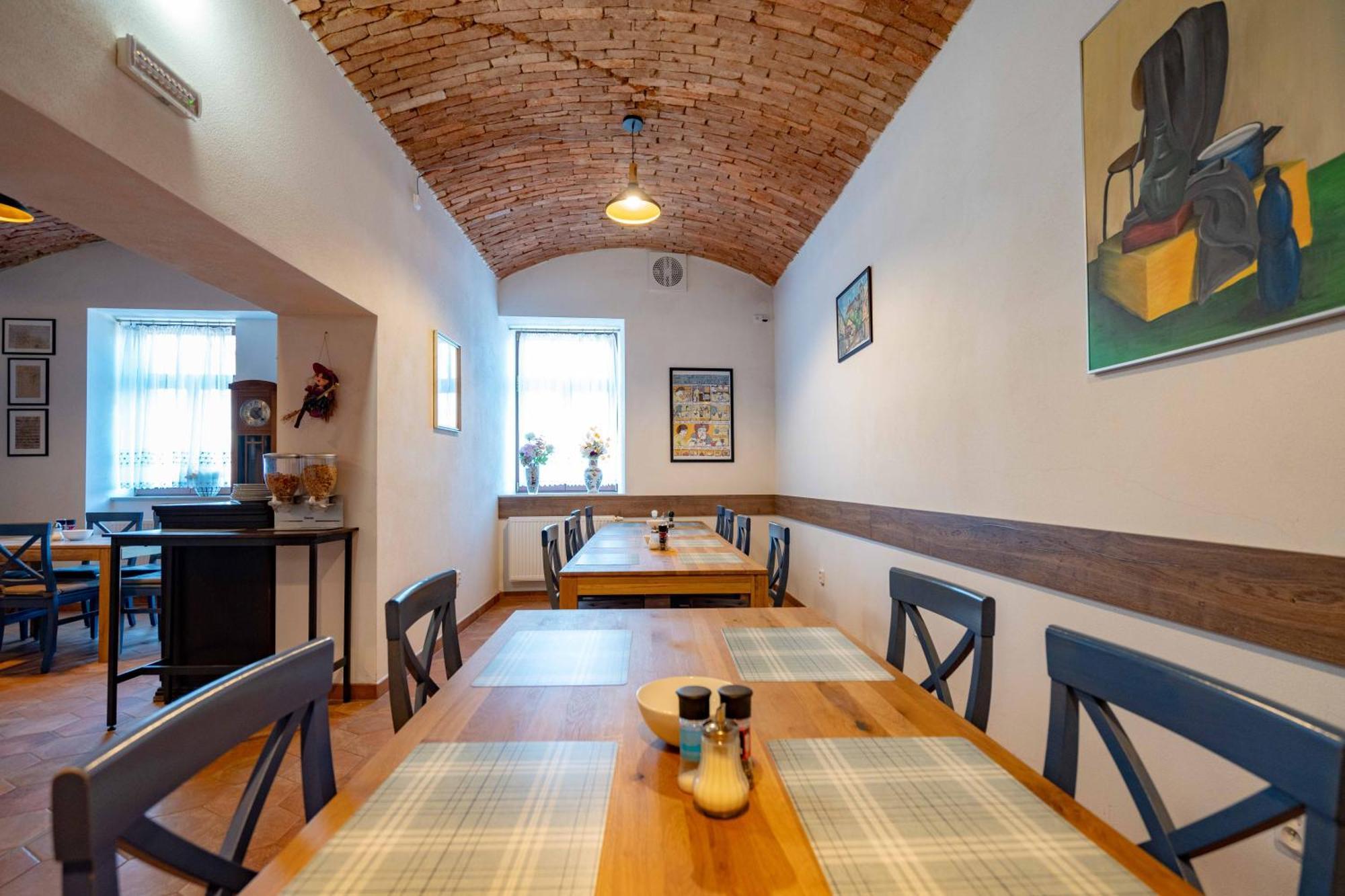 Hotel Volf Přeštice Extérieur photo